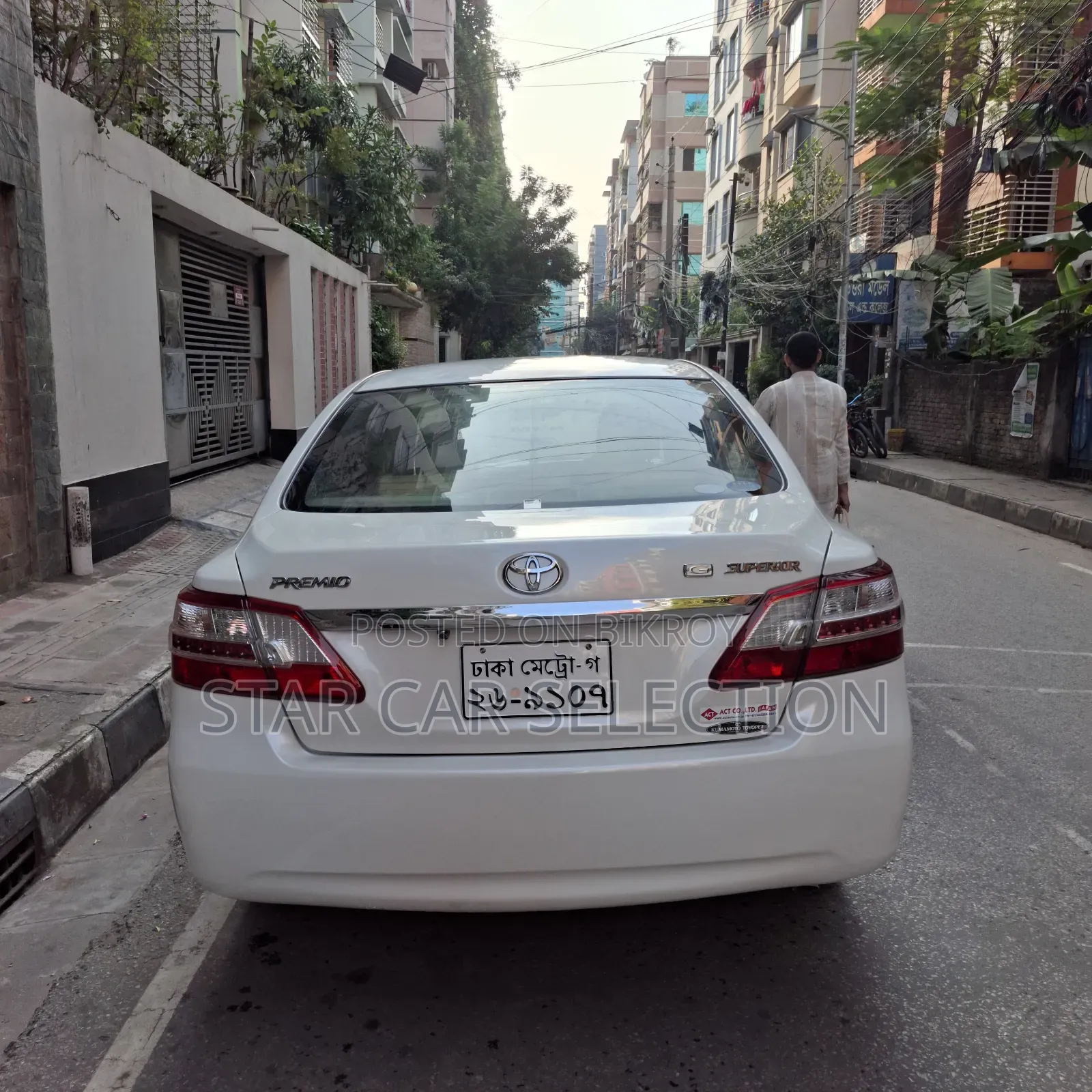 টয়োটা প্রমিও ২০১২ পার্ল