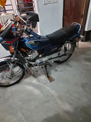 ইয়ামাহা ১৯৯৯ নীল