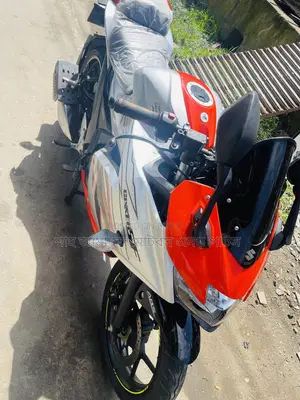 Suzuki Gixxer SF 2025 Orange