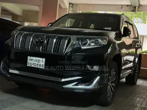 টয়োটা ল্যান্ড ক্রুজার প্রাডো ২.৭ ২০২০ কালো