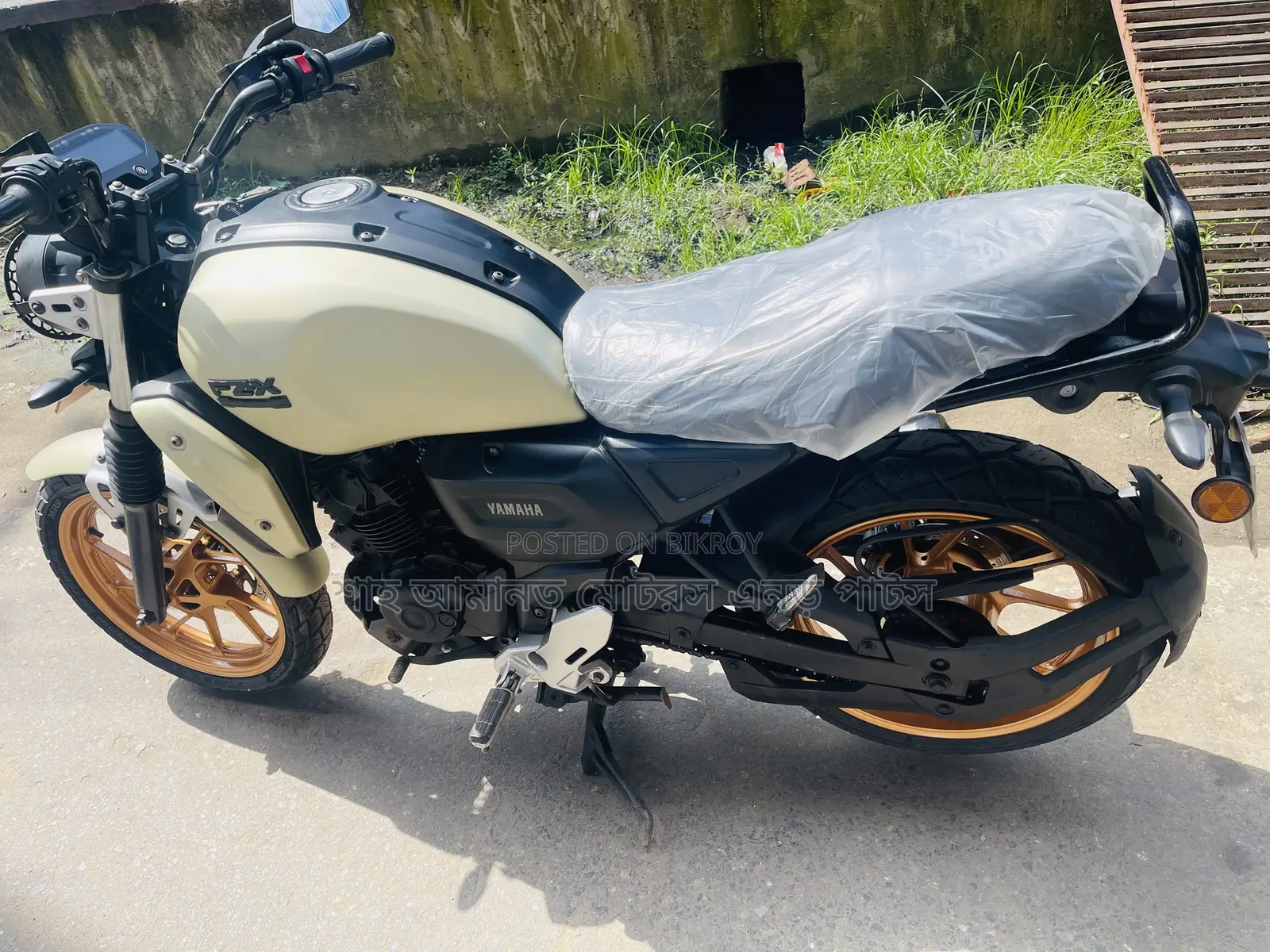 ইয়ামাহা এফজেড-এক্স ২০২৫ বেইজ