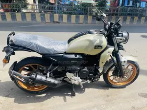 Yamaha FZ-X 2025 Beige