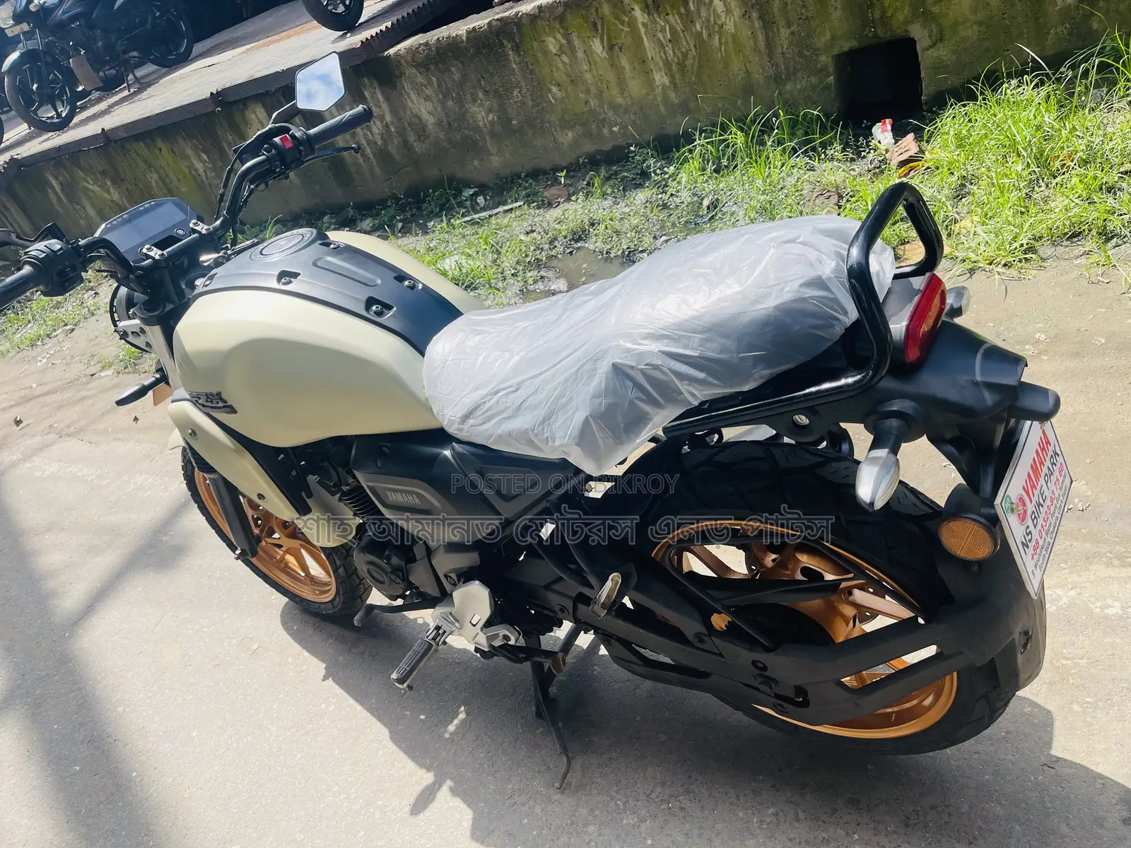 ইয়ামাহা এফজেড-এক্স ২০২৫ বেইজ