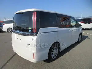 Toyota Noah 1.8 FWD Hybrid (7 seater) 2021 Pearl