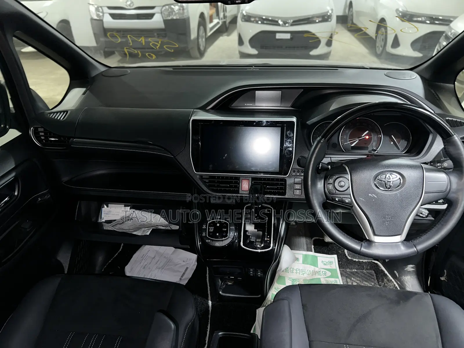 Toyota Esquire 2.0 All-Wheel Drive (7 seater) 2021 Black