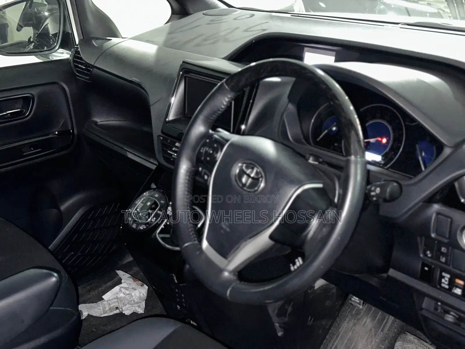 Toyota Noah 1.8 Front-Wheel Drive Hybrid (7 Seater) 2021 Pearl