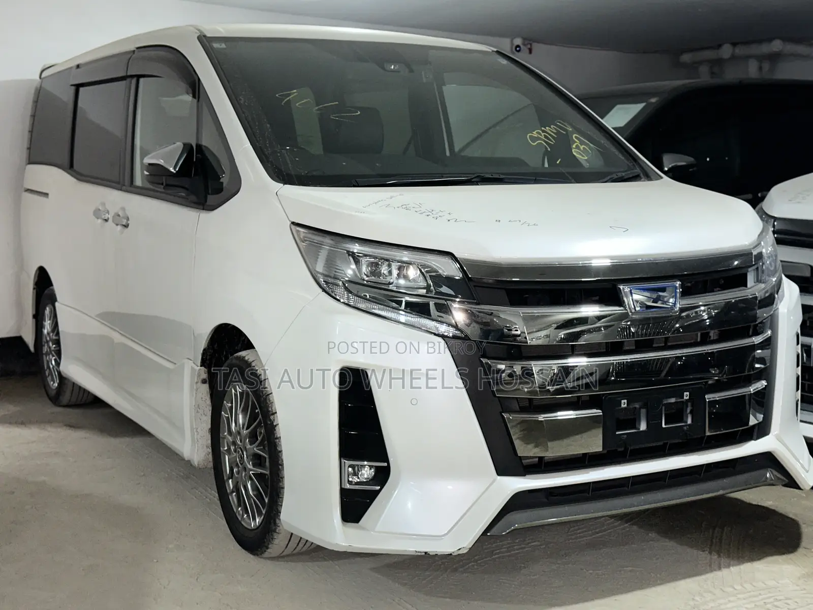Toyota Noah 1.8 Front-Wheel Drive Hybrid (7 Seater) 2021 Pearl