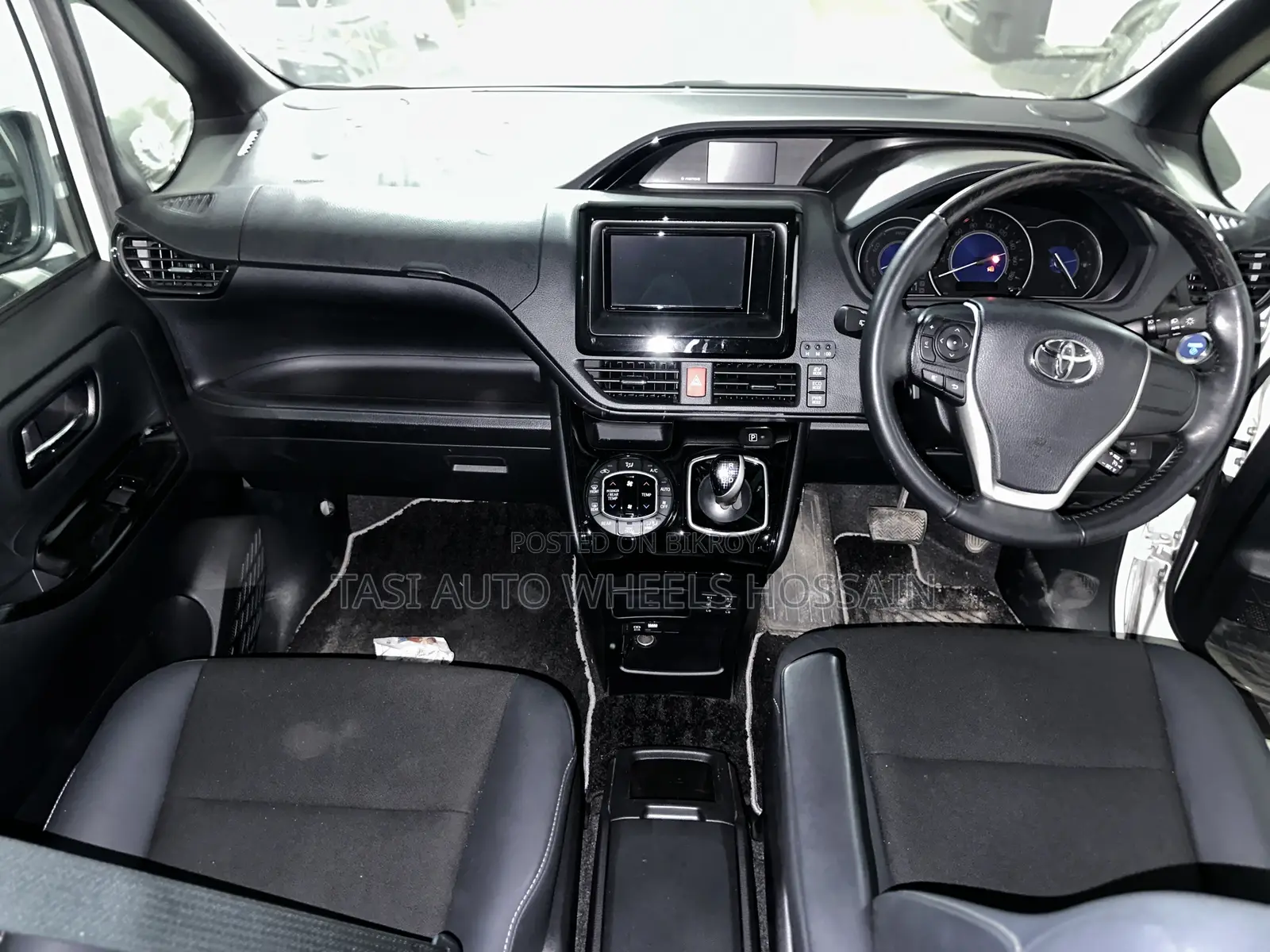 Toyota Noah 1.8 Front-Wheel Drive Hybrid (7 Seater) 2021 Pearl