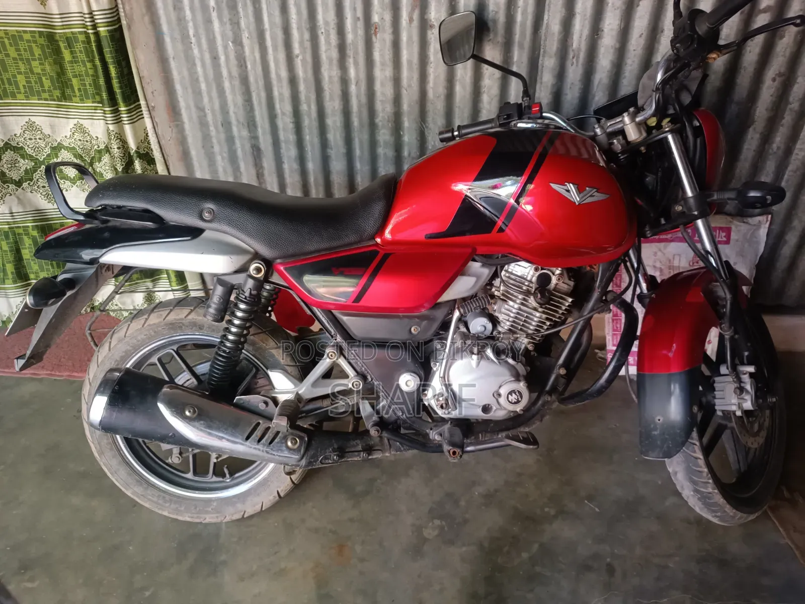 Bajaj V15 2022 Red