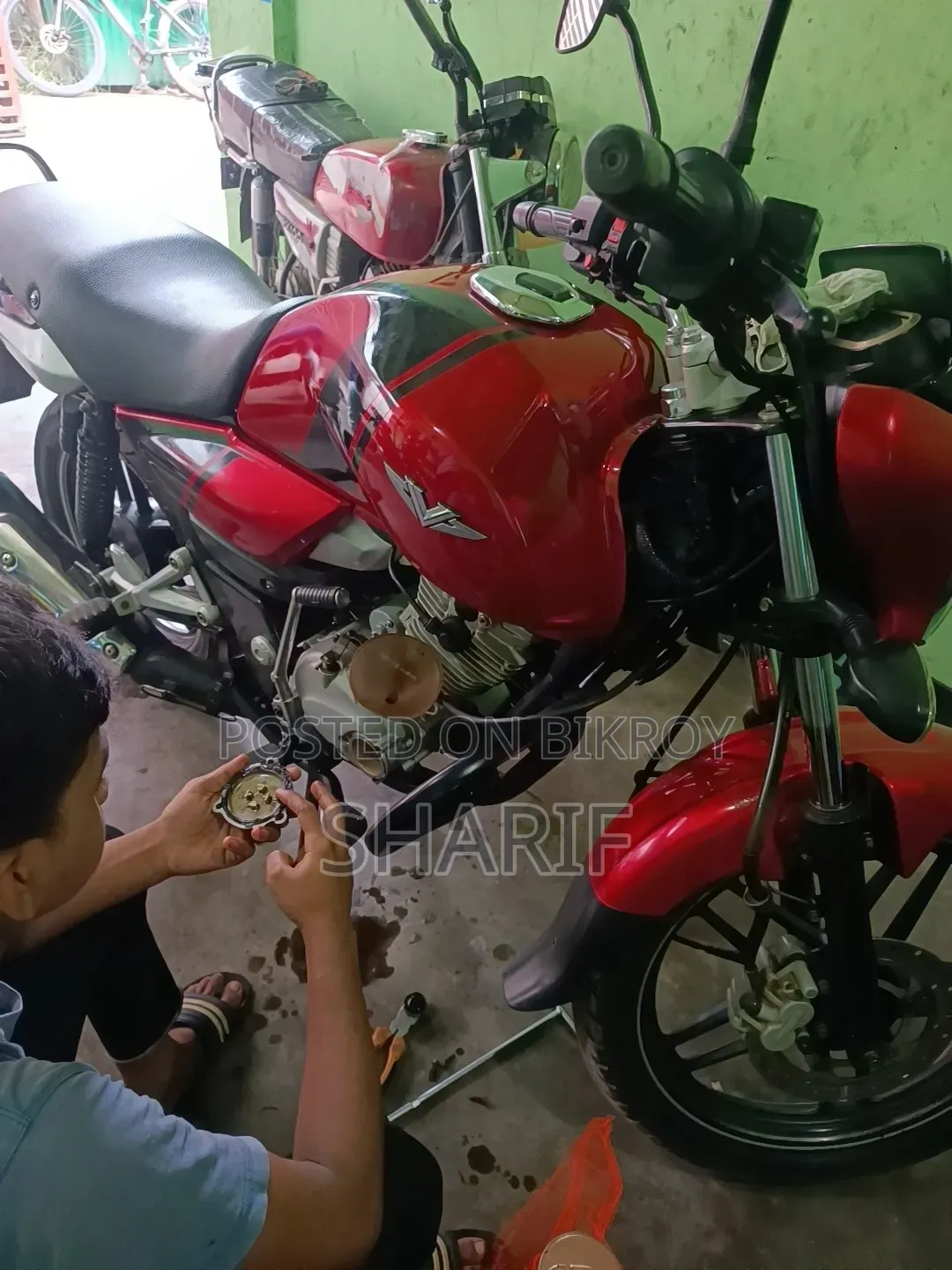 Bajaj V15 2022 Red