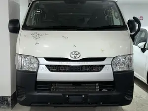 Toyota HiAce 2021 White