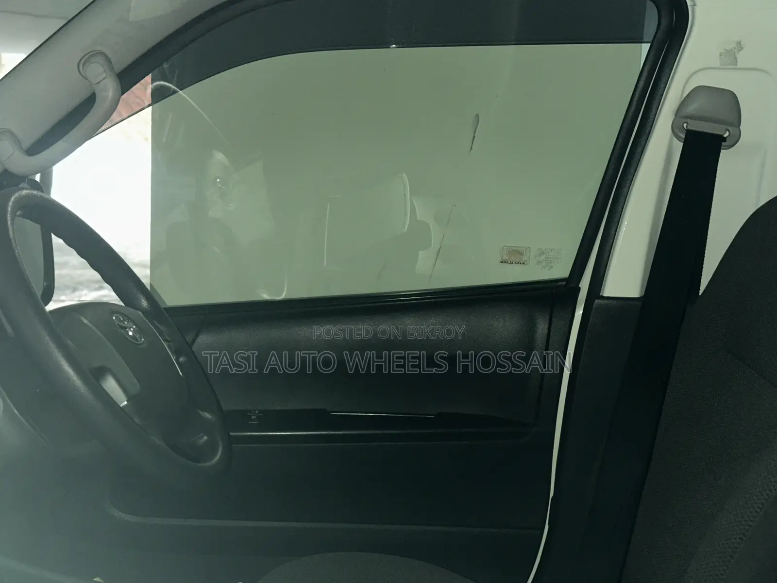 Toyota HiAce 2021 White