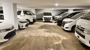 Toyota HiAce 2021 White