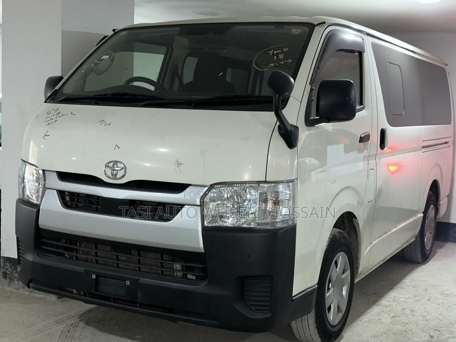 Toyota HiAce 2021 White