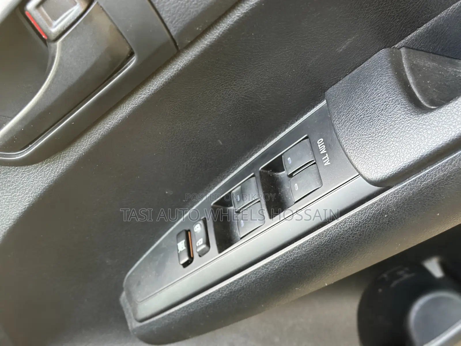 টয়োটা এক্সিও ২০২৩ সাদা