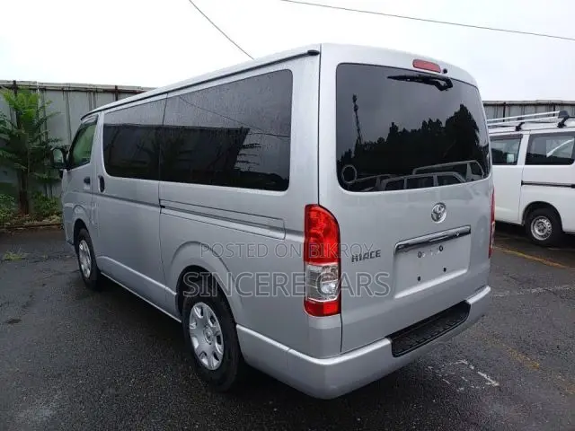 Toyota HiAce 2021 Silver