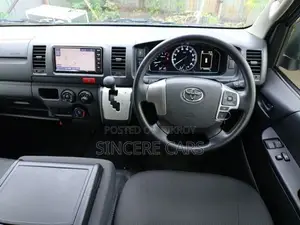 Toyota HiAce 2021 Silver