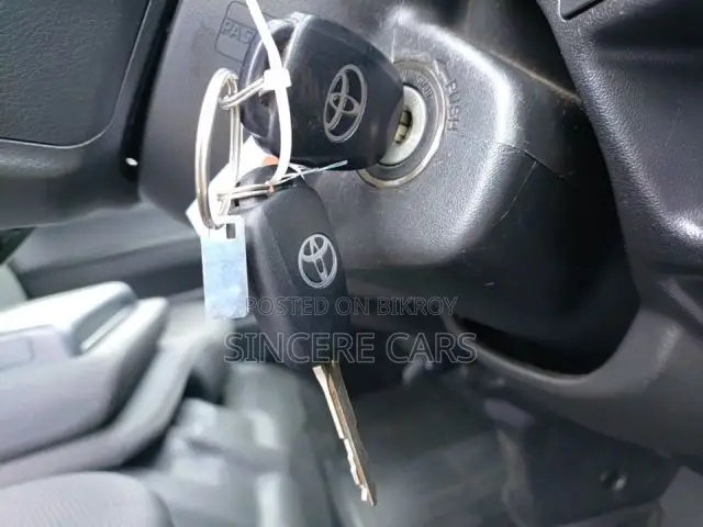 Toyota HiAce 2021 Silver