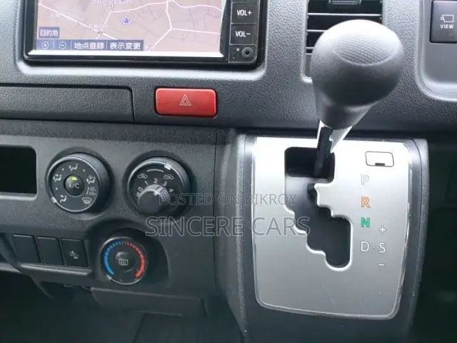 Toyota HiAce 2021 Silver
