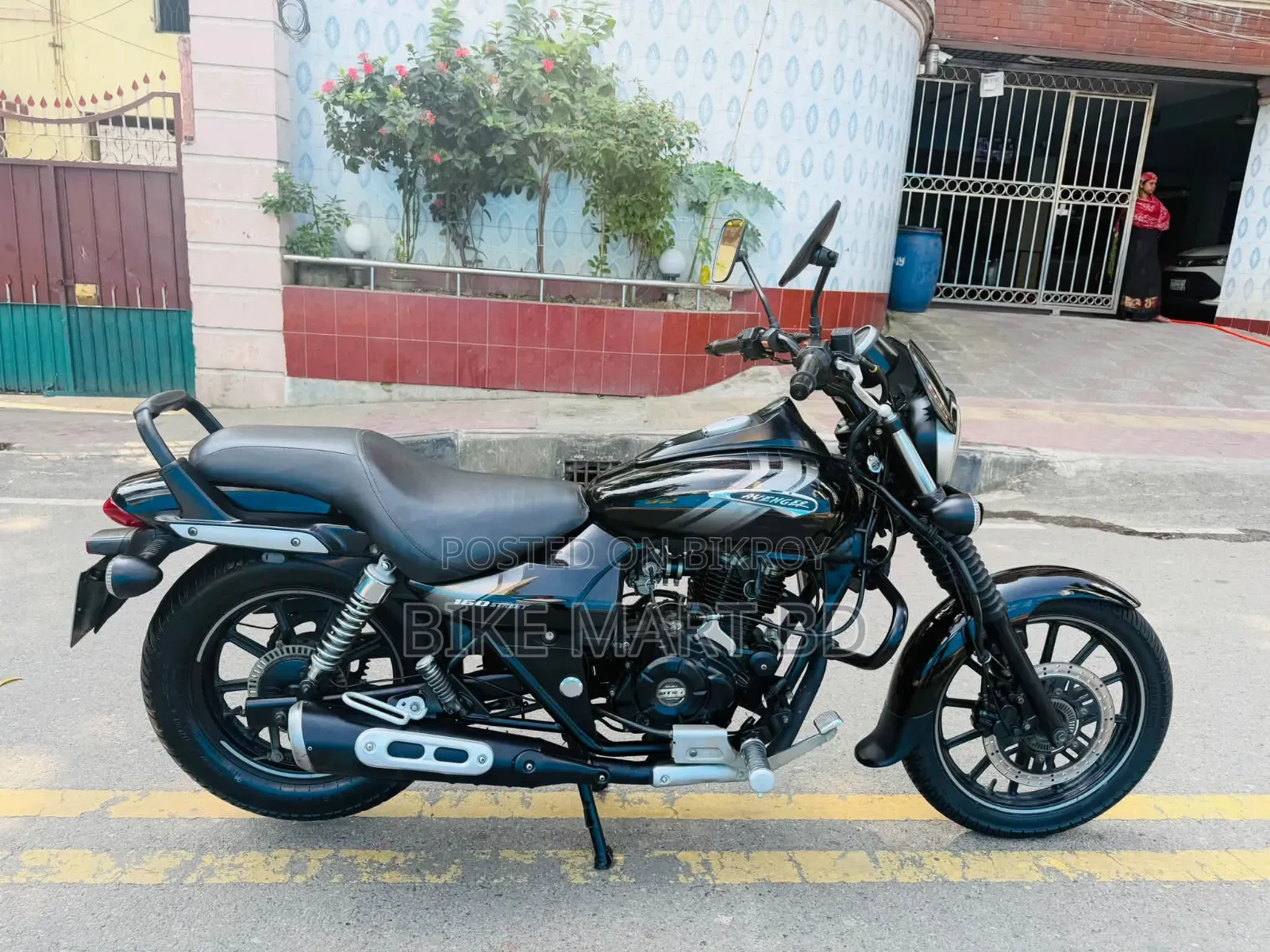 বাজাজ এভেঞ্জার ১৬০ স্ট্রিট ২০২২ কালো