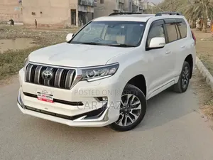 Toyota Land Cruiser Prado 2.7 2022 Pearl