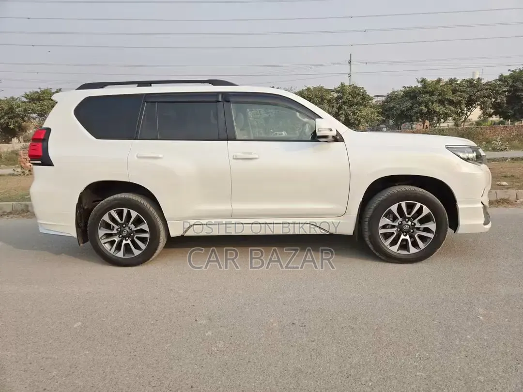 Toyota Land Cruiser Prado 2.7 2022 Pearl