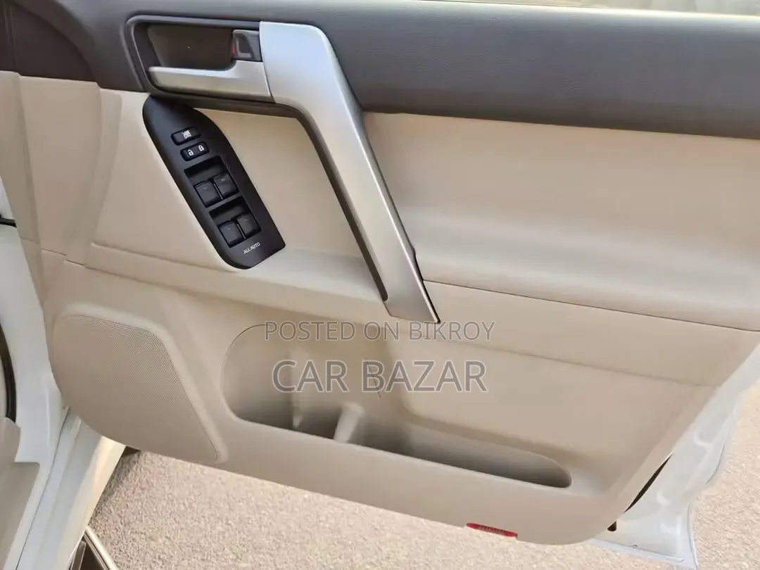 Toyota Land Cruiser Prado 2.7 2022 Pearl