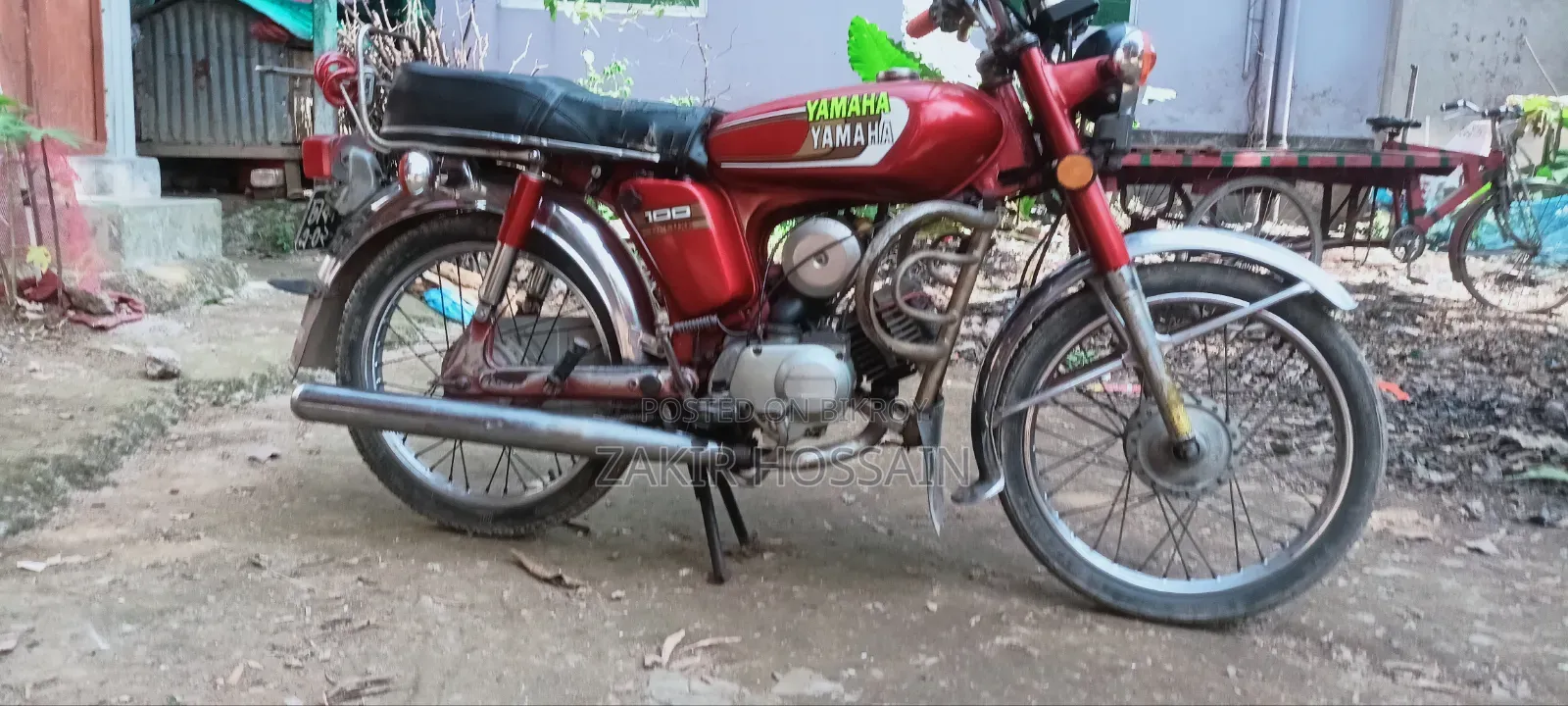 ইয়ামাহা ২০২৫ লাল