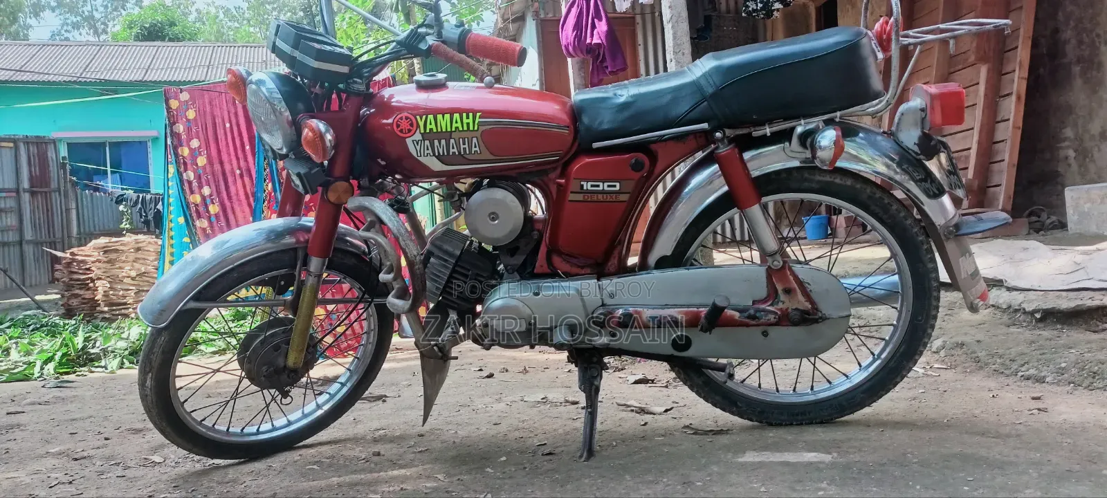 ইয়ামাহা ২০২৫ লাল