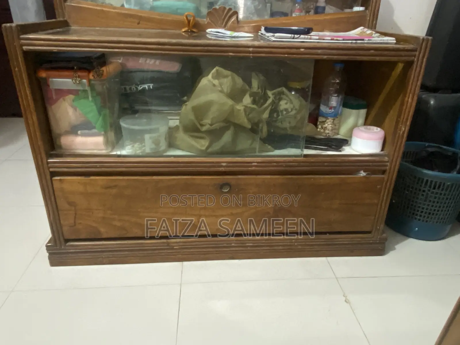ড্রেসিং টেবিল