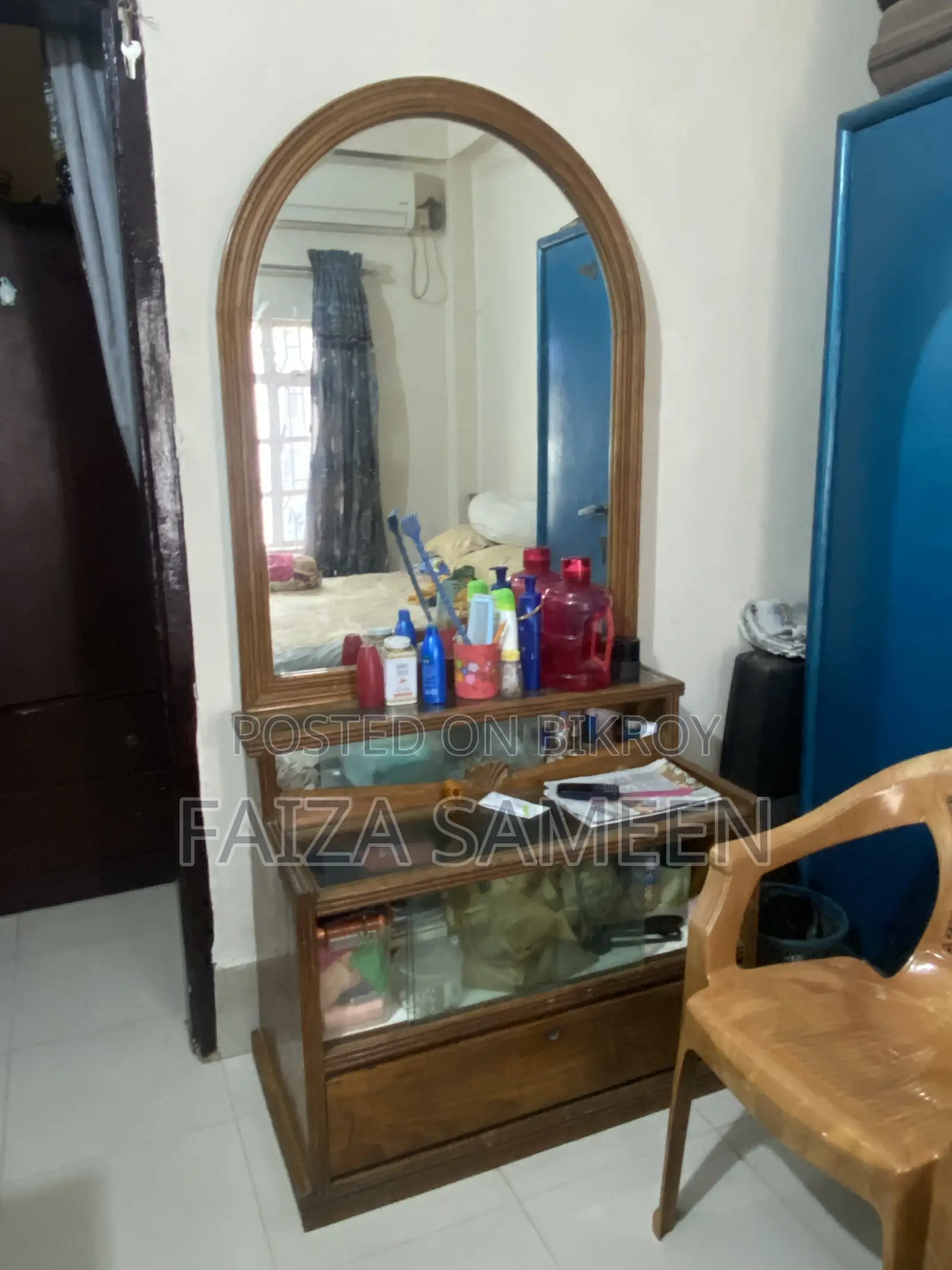 ড্রেসিং টেবিল