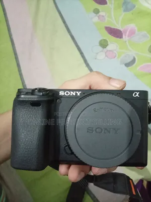 Sony Alpha A6400 Mirrorless Digital Camera With FE 28-70mm Camera Lens