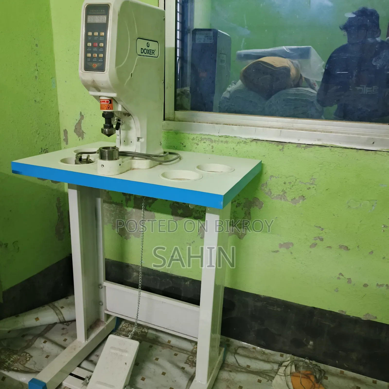Doxer Snap Button Machine