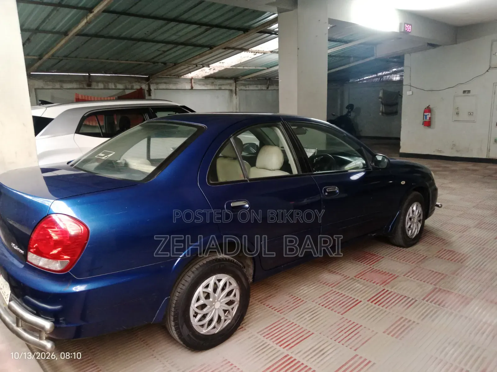 Nissan Sunny 2011 Blue