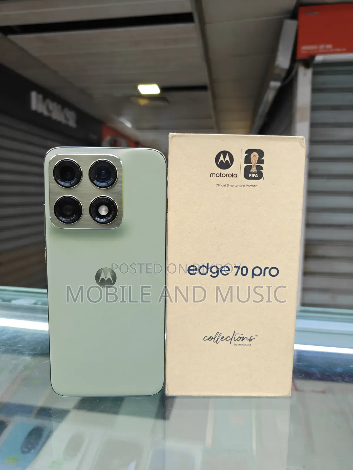 Motorola 256 GB Green