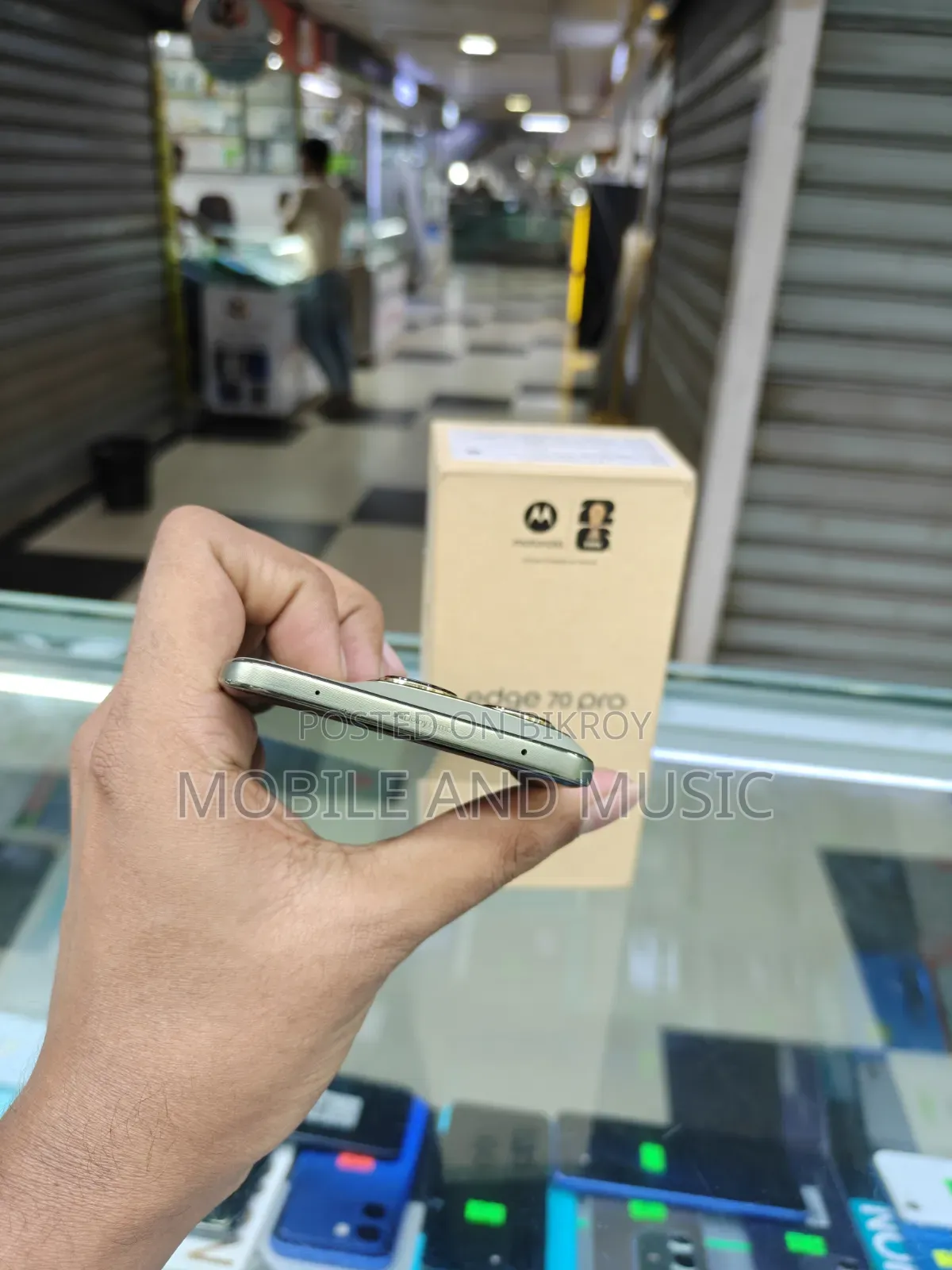 Motorola 256 GB Green