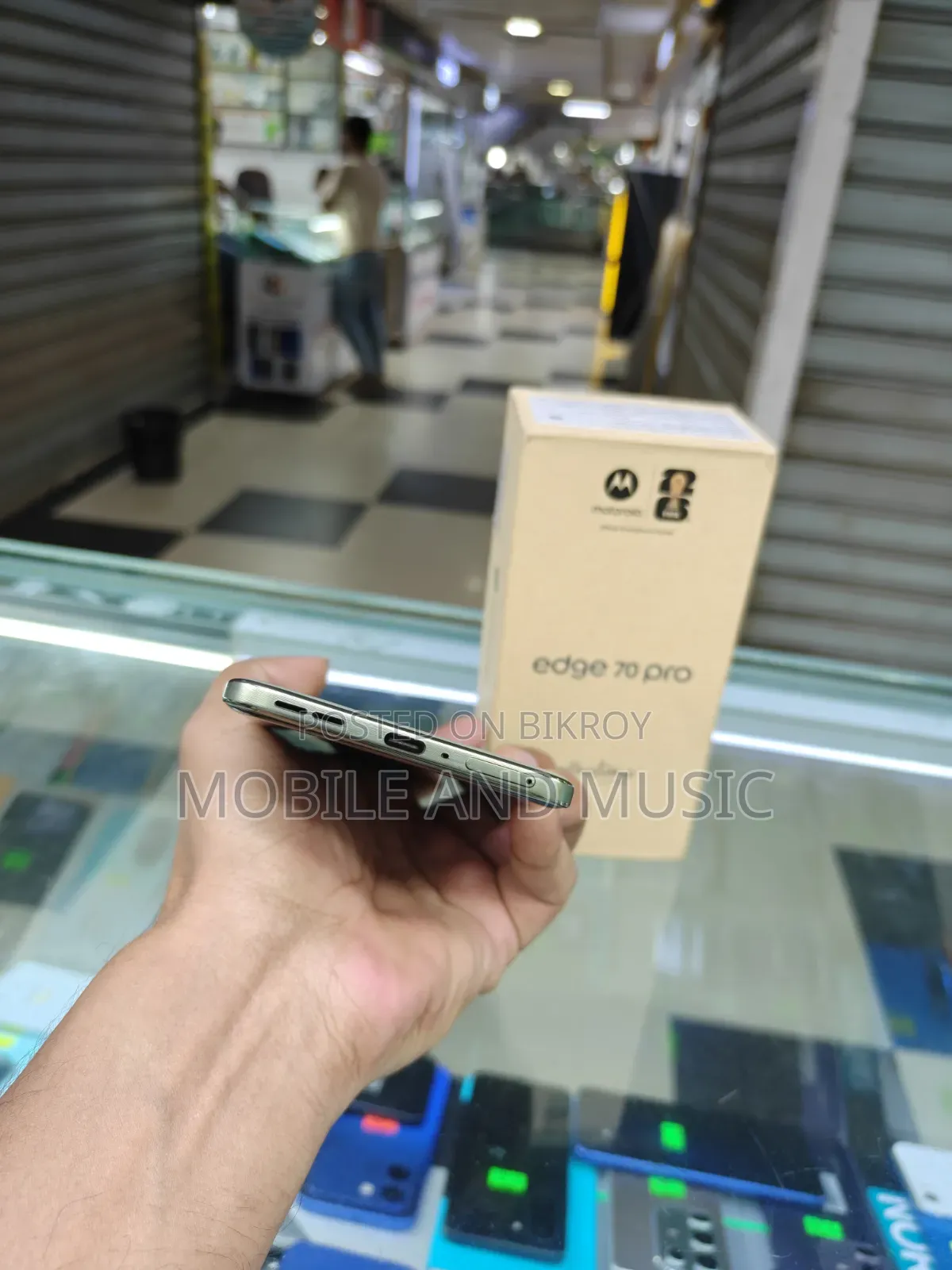 Motorola 256 GB Green