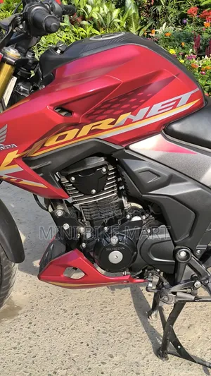 Honda Hornet 2.0 2024 Red