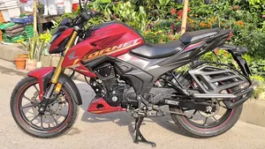 Honda Hornet 2.0 2024 Red