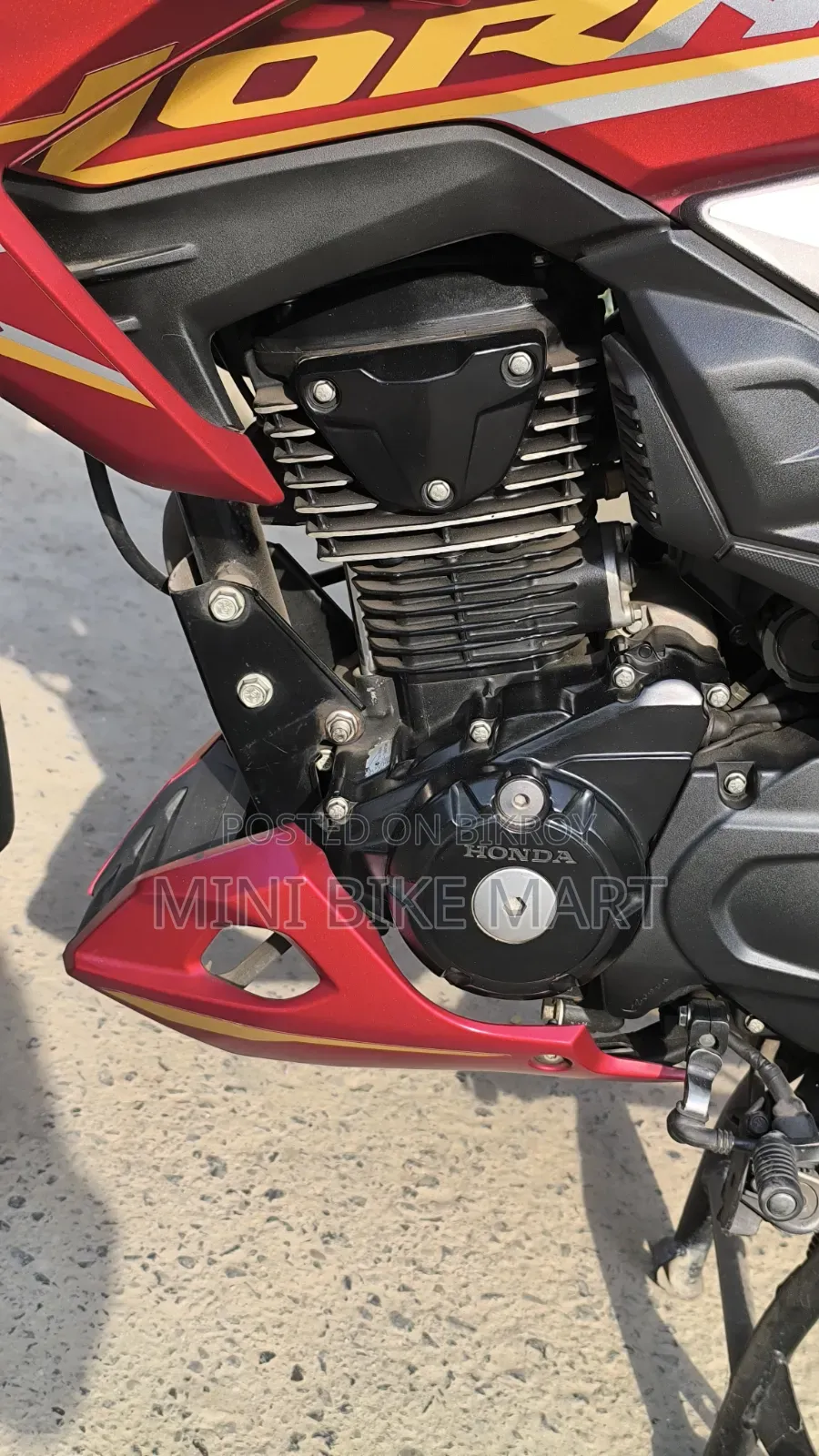 Honda Hornet 2.0 2024 Red