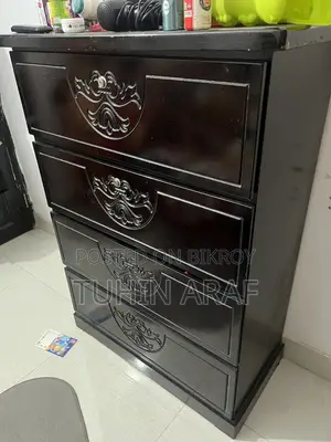 ওয়ার্ডবোর্ড কাঠ