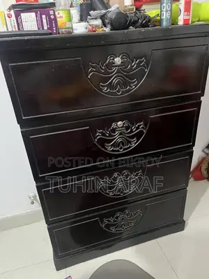 ওয়ার্ডবোর্ড কাঠ