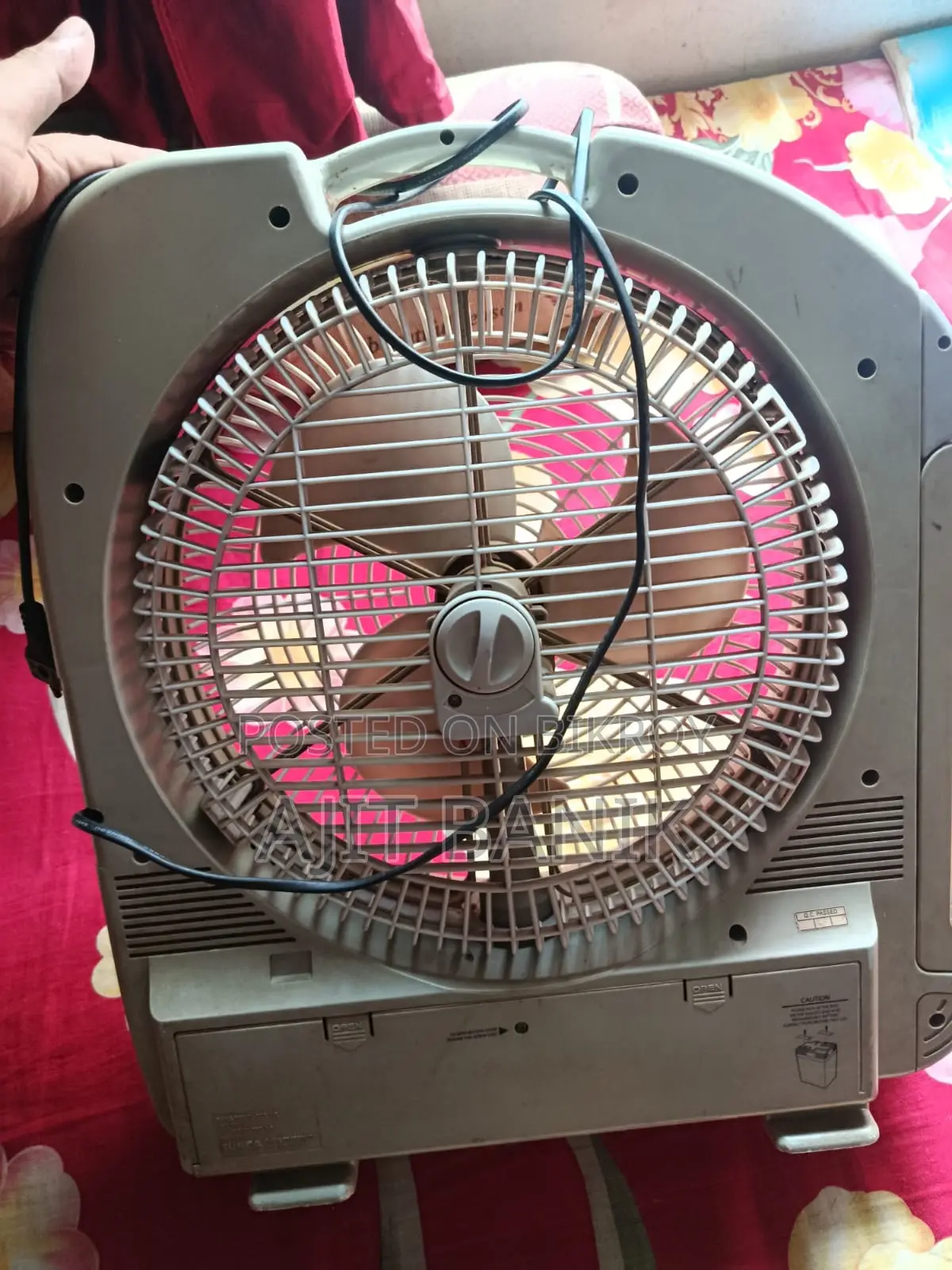 SUNCA Rechargeable Fan With Light