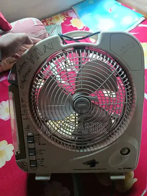 SUNCA Rechargeable Fan With Light