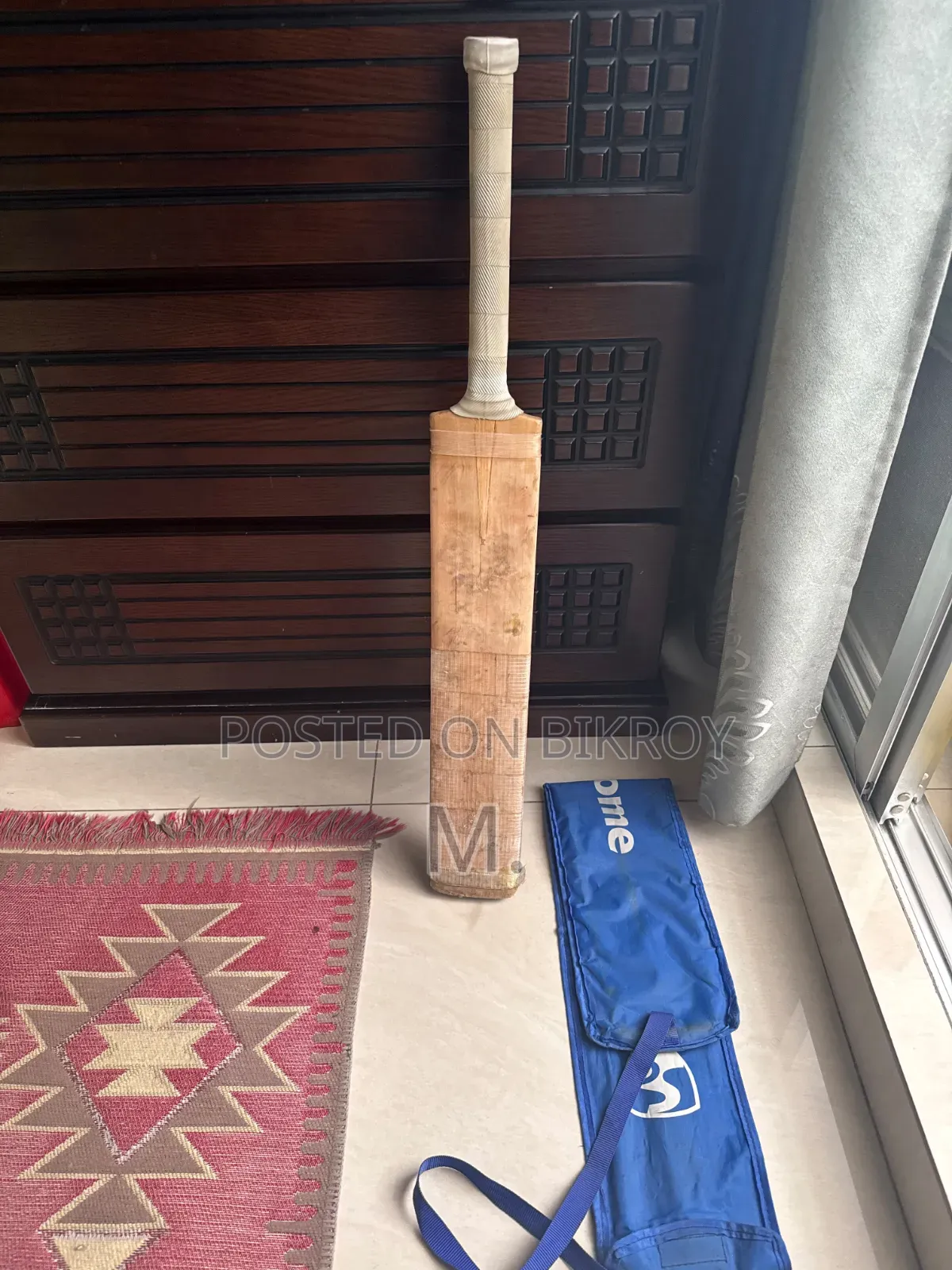 অরজিনাল এসজি ব্যাট এবং গ্লাভস