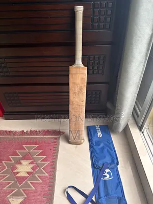 অরজিনাল এসজি ব্যাট এবং গ্লাভস