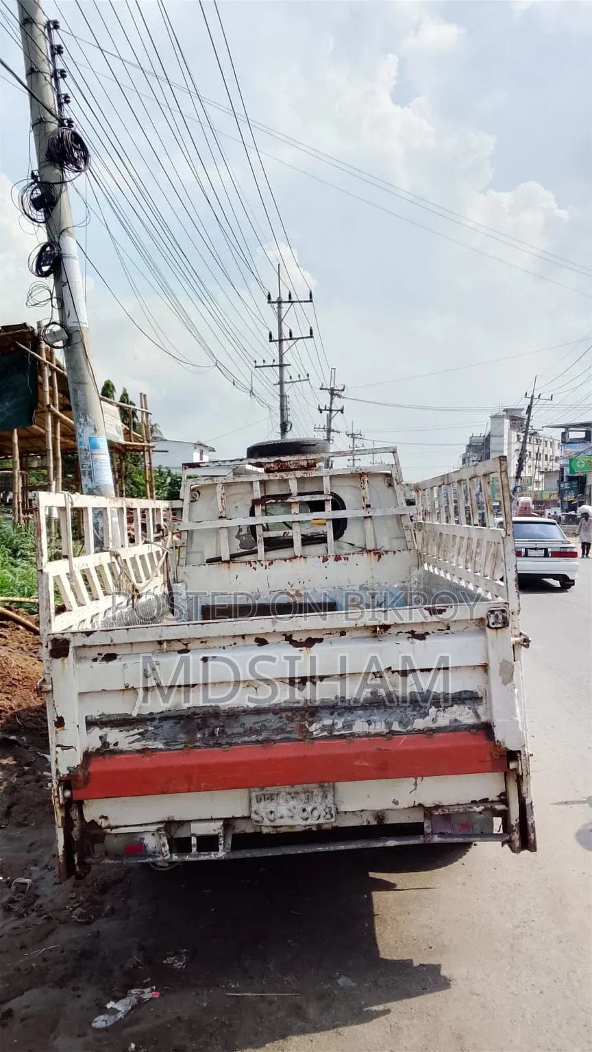 টয়োটা এস৪০ বিক্রি