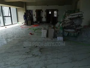 ভাড়ার জন্য বাণিজ্যিক স্পেস