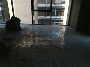 ভাড়ার জন্য বাণিজ্যিক স্পেস