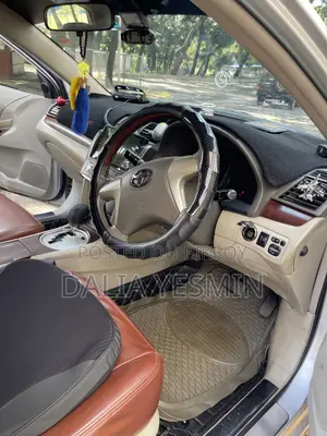 টয়োটা প্রিমিও ১.৫ ফ্রন্ট-হুইল ড্রাইভ ২০১০ সিলভার